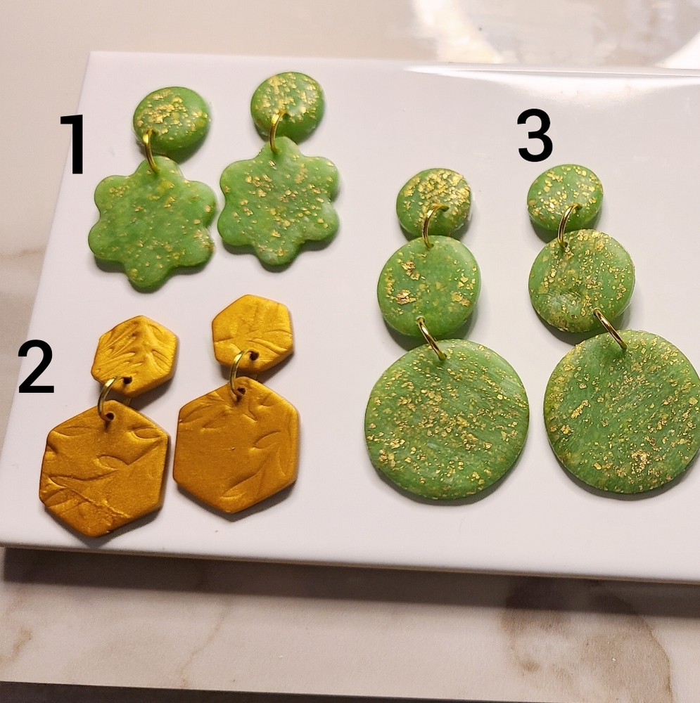 Beautiful Faux Jade & Gold Earrings
